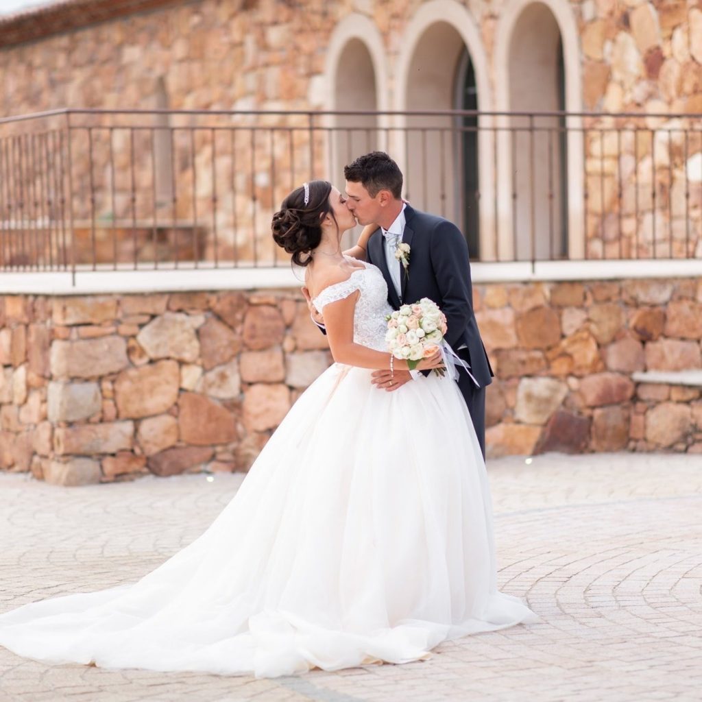 Robe de mariée et costume à Cannes • Charm'Fou Mariage