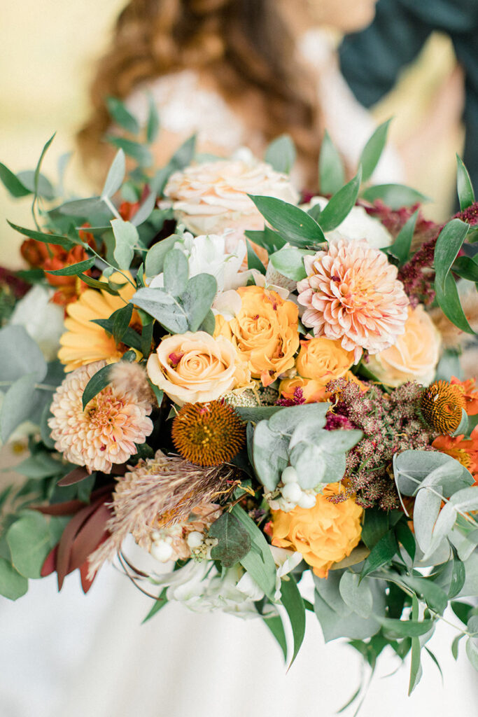 Choisir des fleurs de saison, bouquet de mariée d'automne